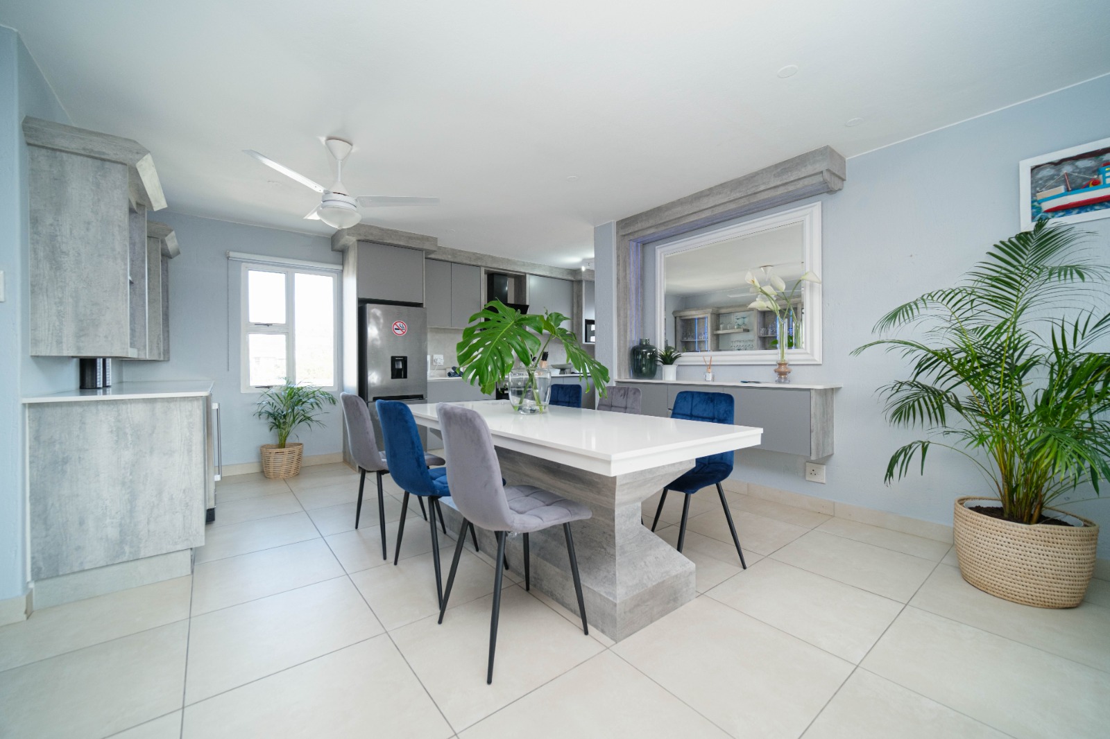 Open dining area in the Le Paradis apartment, Ballito