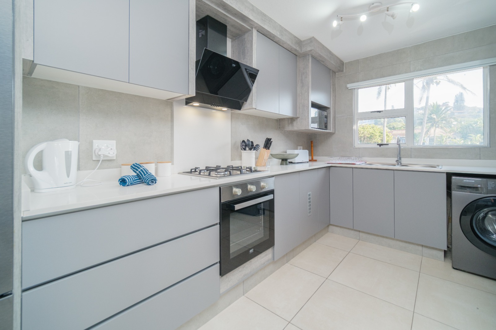 Kitchen with gas stove in the Le Paradis apartment, Ballito