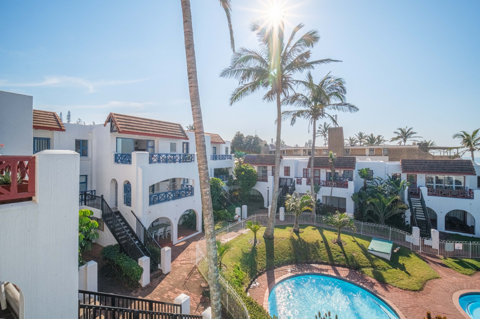 Balcony with ocean view and braai at the Le Paradis apartment, Ballito