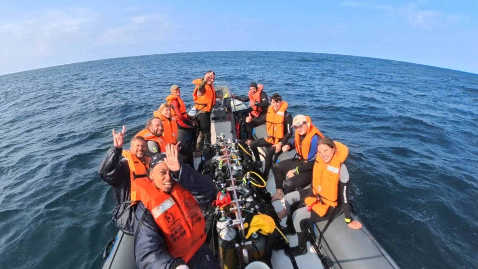 Dive group heading out onto the open ocean at Protea Banks